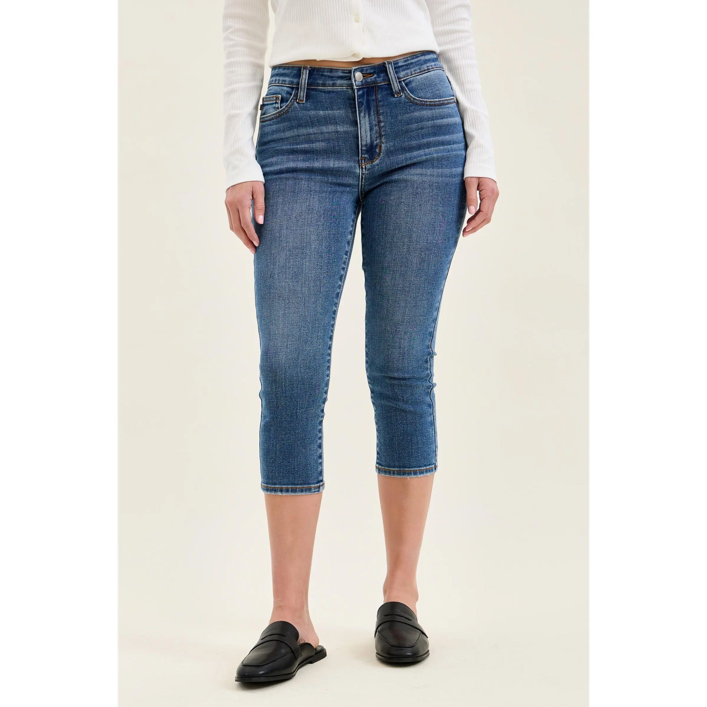 Judy Blue Women's Mid Rise Cuffed Capri Jeans, Stretchy Dark Wash Denim Bottoms, Lightweight for Everyday Wear