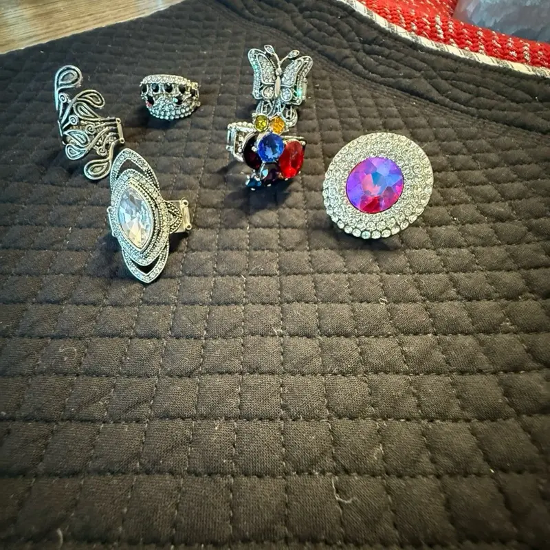 Bold Glam Silver Statement Rings Collection Featuring Sparkling Stones & Unique Designs for Stylish Accessory Lovers