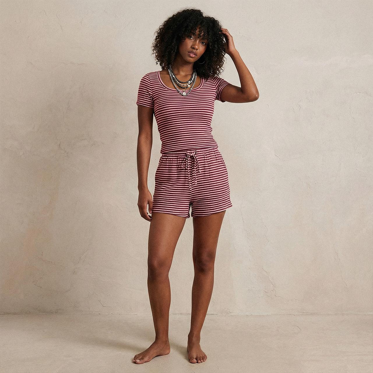 Trendy Queen Women's 2 Piece Ribbed Striped Set Short Sleeve Scoop Neck Top and Matching Shorts Summer Lounge Wear Casual Shortsleeve