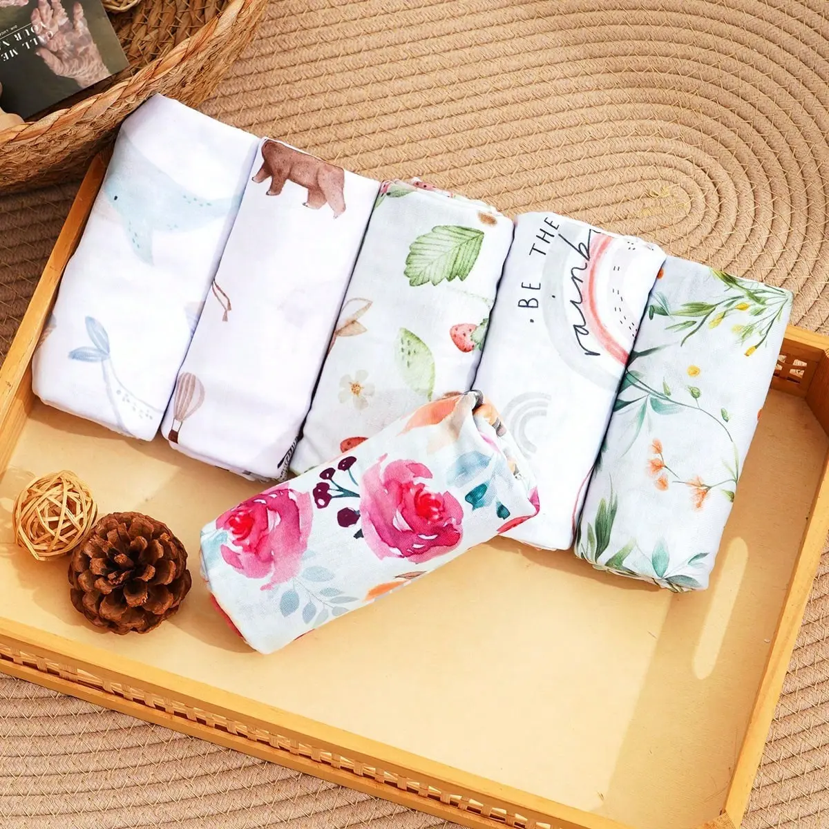 1Pc Soft Comfortable Baby Receiving Swaddle Blanket , Silky Swaddle Blanket for Baby Boys and Girls , Ideal Newborn & Infant Swaddle Blanket, Gentle Soft Bedding