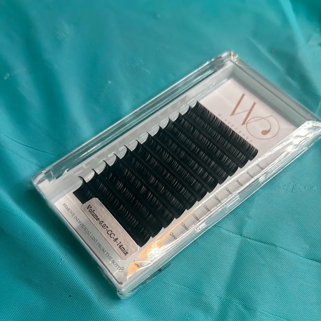 WINKEDLASHTRAYS