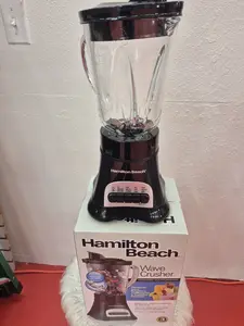 Hamilton Beach Kitchen Blender - 700W Peak Power Glass Jar Smoothie Blender for Shakes & Frozen Drinks