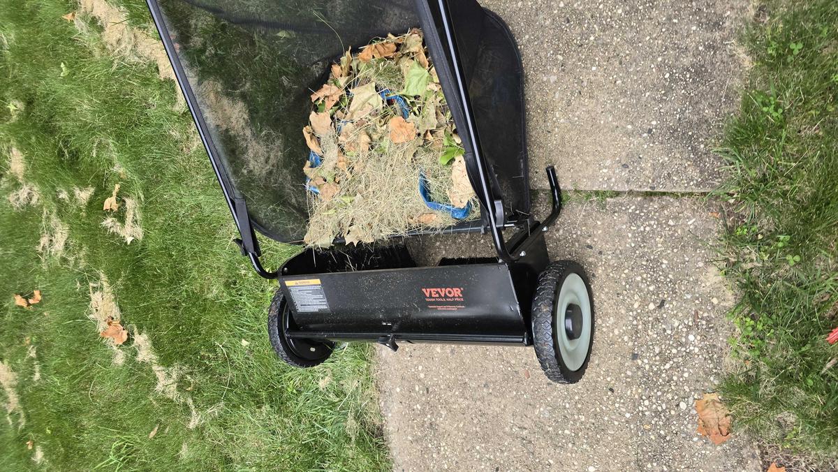 Item: Hand Push - 26 inch