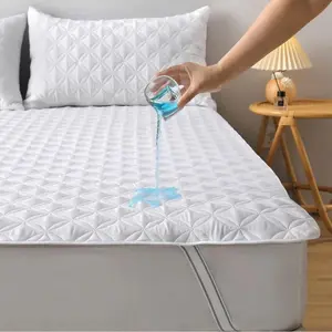 1pc Waterproof Thickened Mattress Protector, Dustproof Breathable Allergy-Resistant Mattress Cover, Soft Comfortable Noiseless