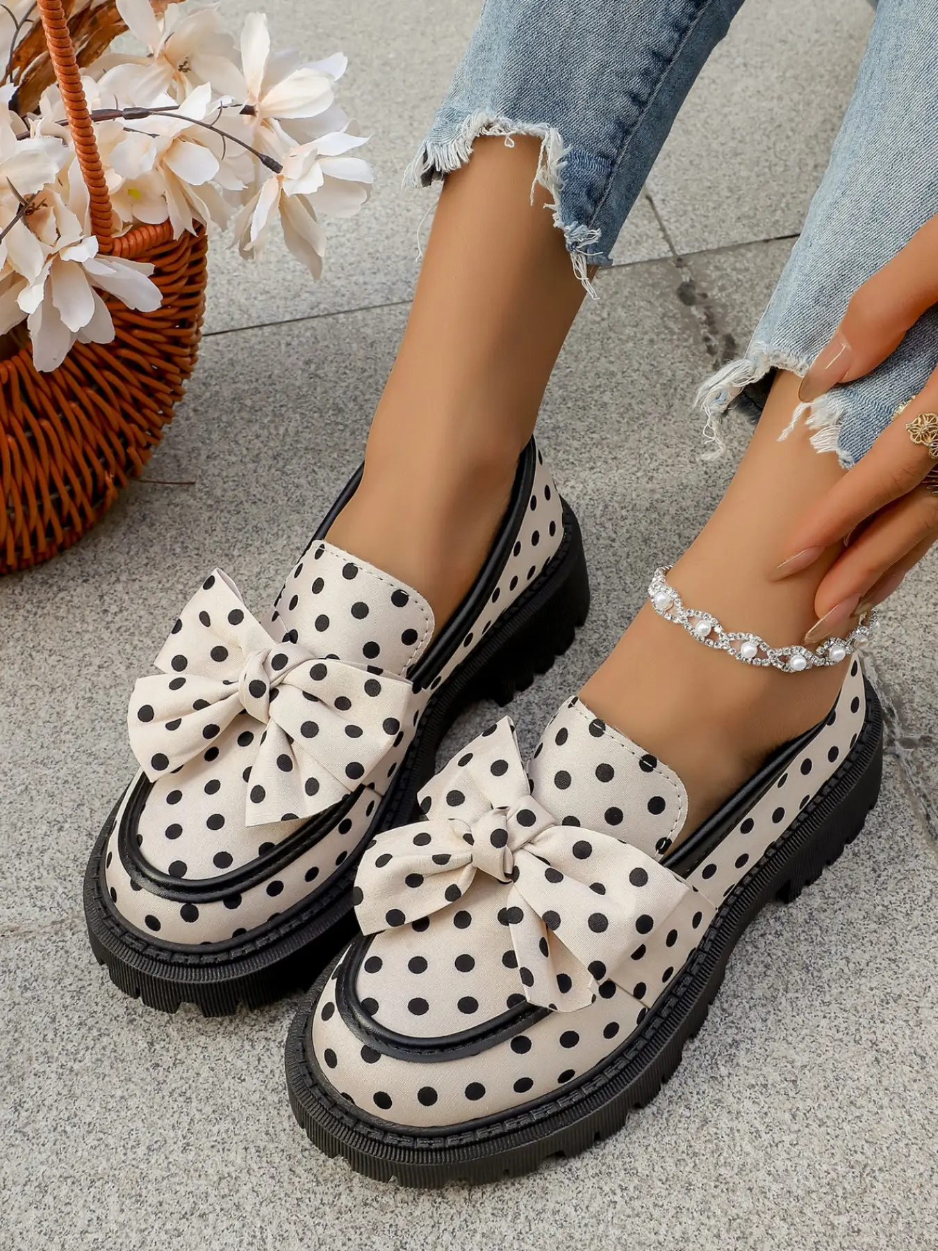 Vintage Base Dot Loafers, Round Toe Shoe, Elegant Butterfly Knot, Thick Sole Anti-Slip, Slip-On Versatile Design, Women, Suitable for Daily and Formal Occasions, Vintage Chic Shoes