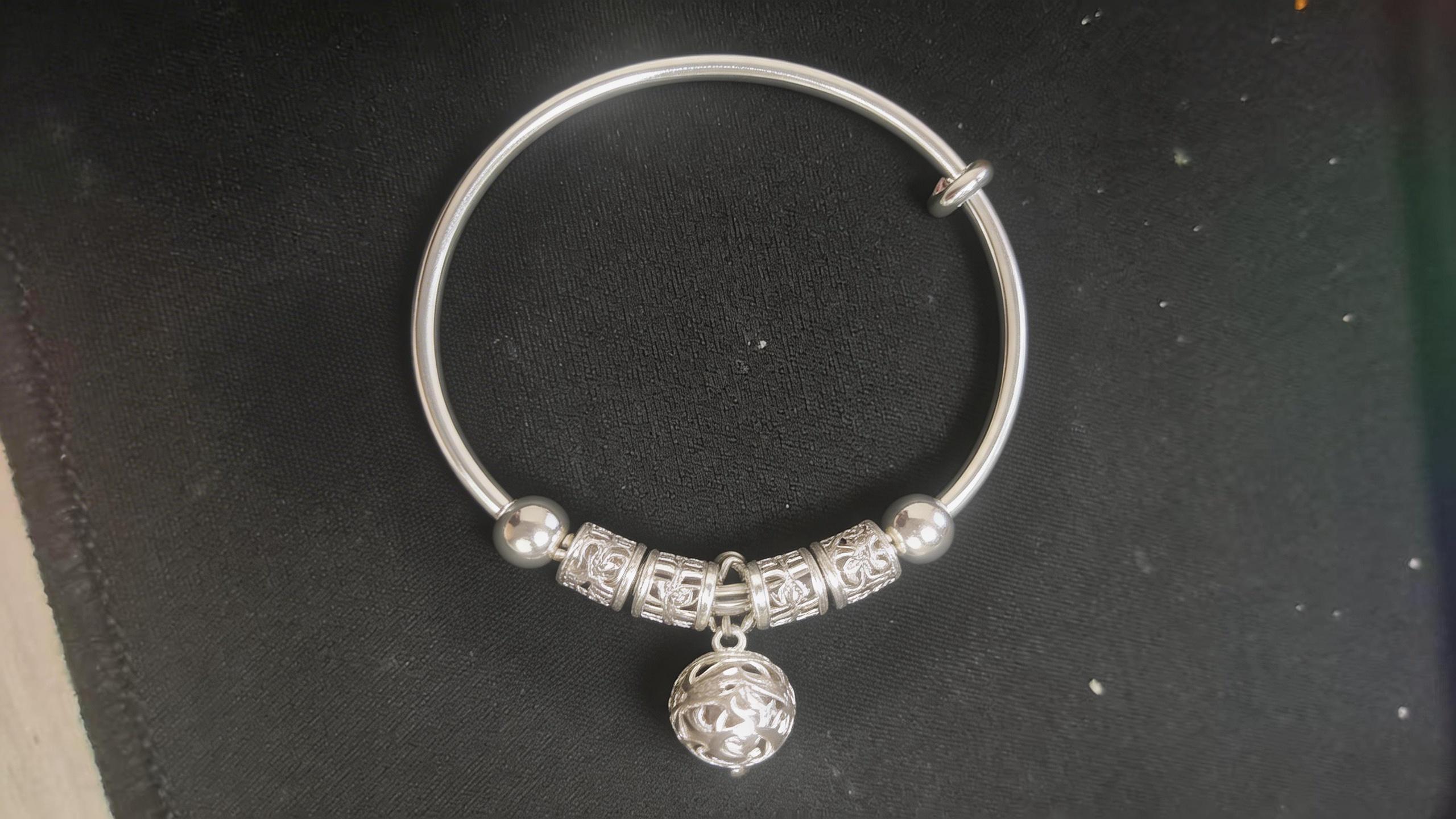 925 Silver Plated Adjustable Bell Charm Bangle, Lucky Rotating Bead Cuff Bracelet, Hypoallergenic Push-Pull Bangle for Women, Dainty Silver Bracelet, Romantic Gift for Her
