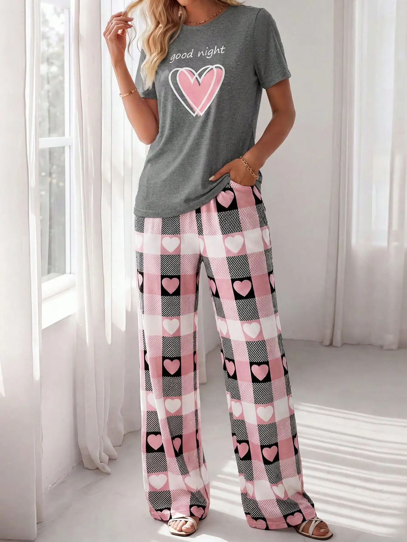 Women's 2 Pieces Lounge SetGood Night Slogan Print Short Sleeve Top andPlaid Print Elastic Waist Pants Set Casual HeartPrint Pajamas Set Comfy Home Loungewear