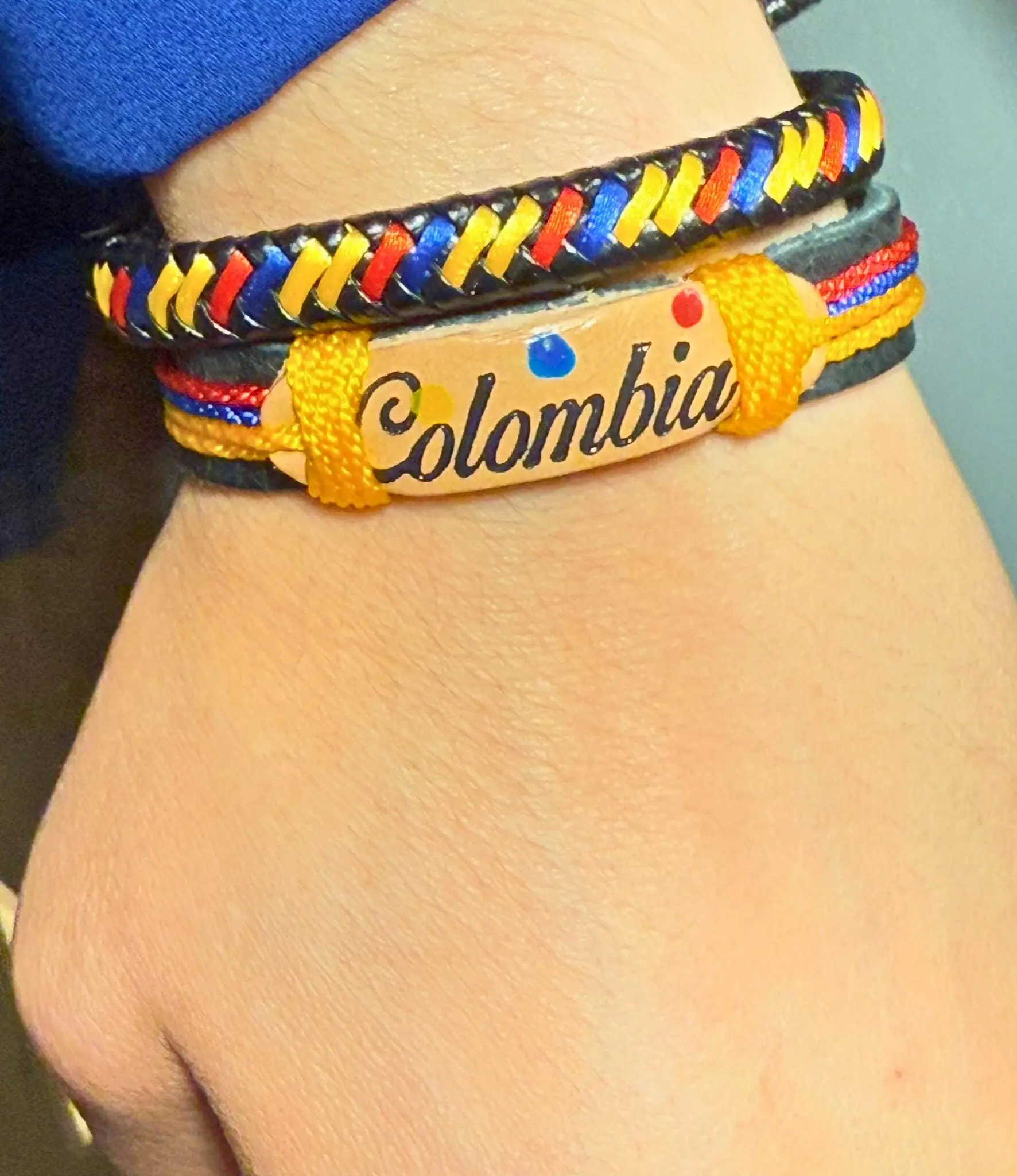 Colombian Flag Bracelet Handmade Patriotic Jewelry Adjustable Design Vibrant Yellow Blue Red Threads Durable Lightweight Materials Perfect Accessory Celebrate Heritage Support Sports Team Embrace Colors of Colombia Meaningful Gift