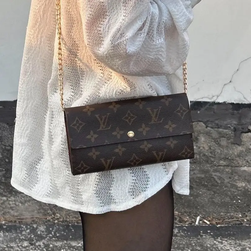 Pre-owned Louis Vuitton Monogram Sarah Wallet