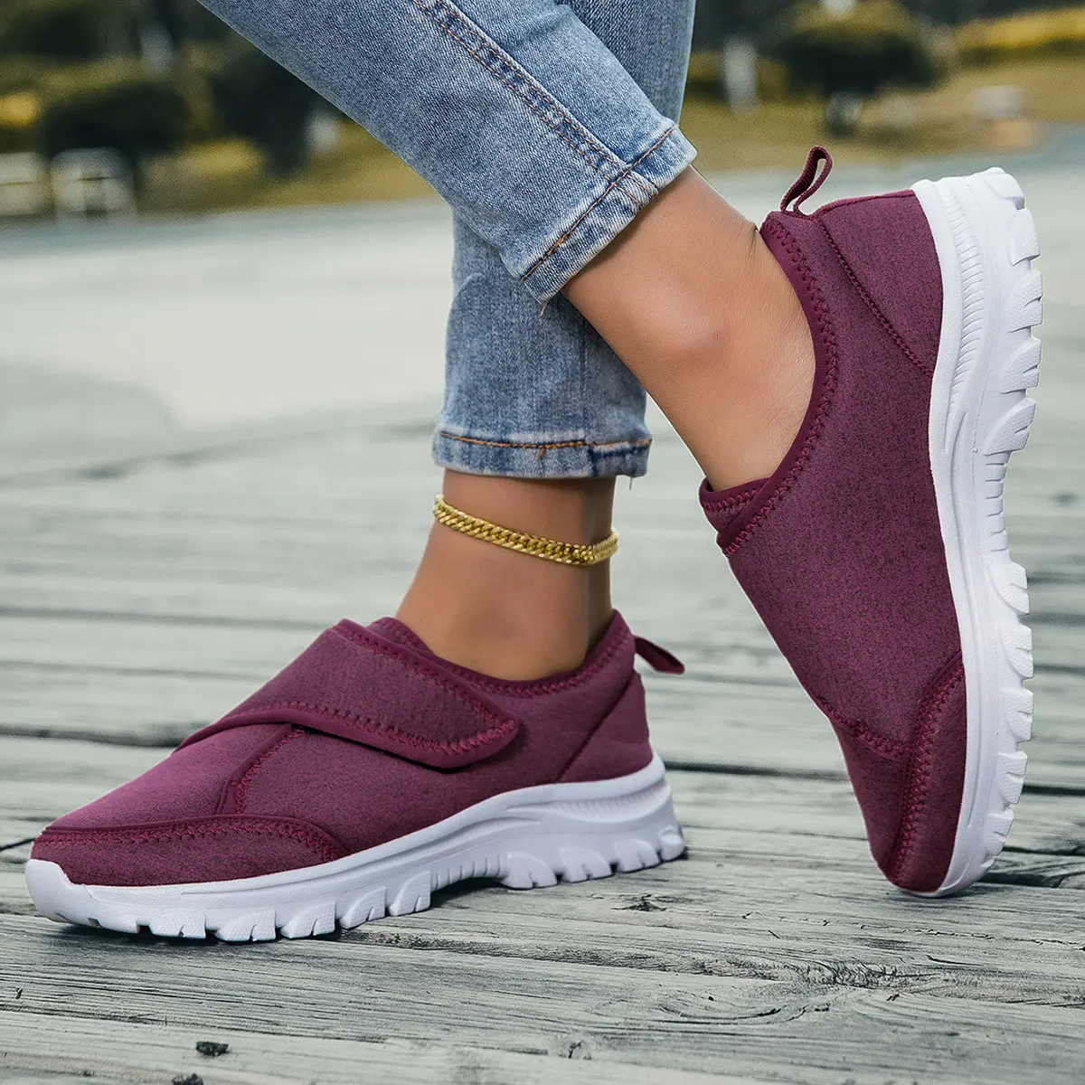 2025 Women's Breathable Mesh Running Sneakers - Maroon & White Low-Top Lace-Up Shoes with EVA Sole, Comfort Insole, All-Season Comfort, Sporty Style for Gym, Walking, Daily Wear, Women's Sneakers