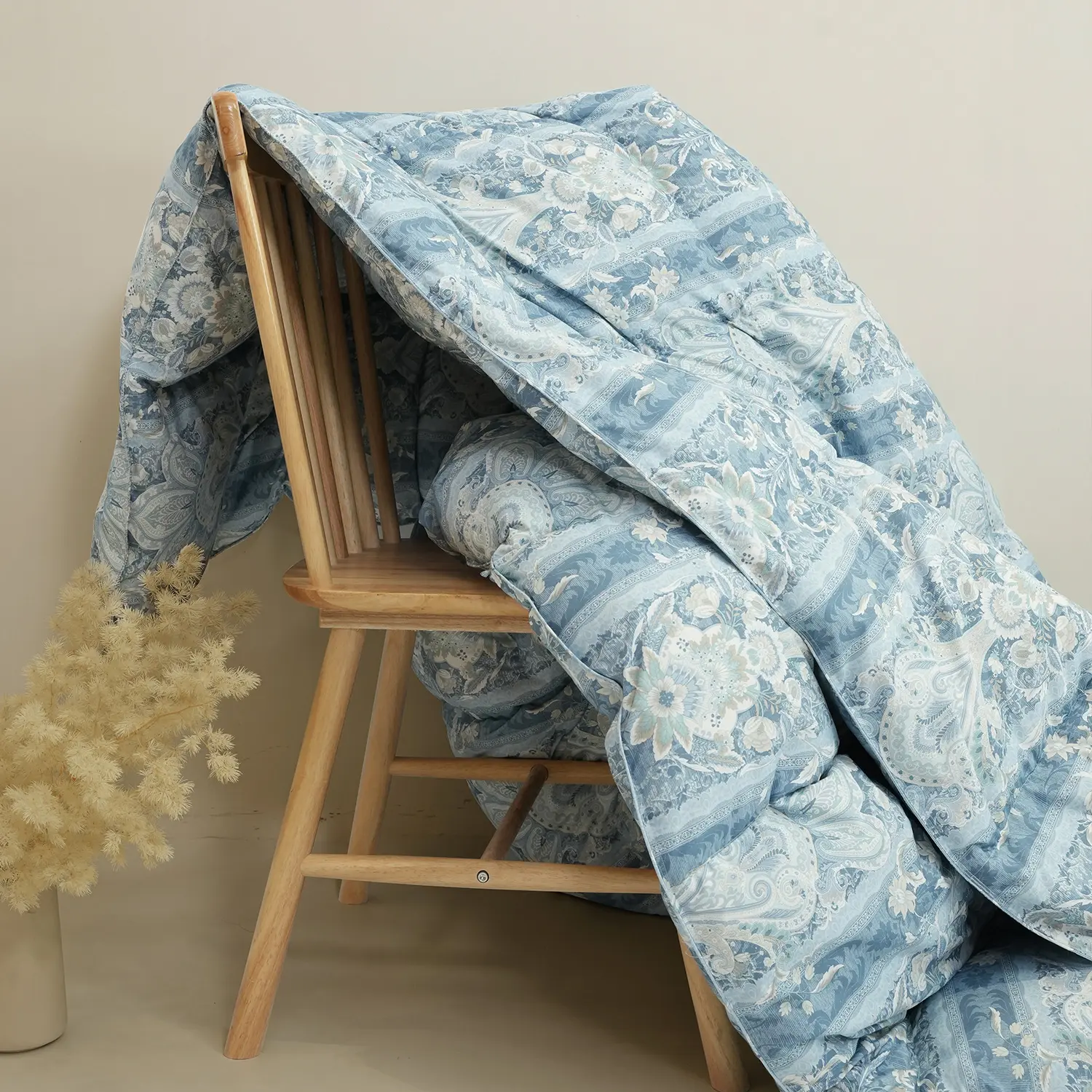 Innernight Sleep Blue Printed Down Comforter – 100% Cotton Shell, 75% Down & 25% Feather Fill, Fluffy & Noise-Free Duvet Insert, Breathable Bedding for All Season (Queen/King)