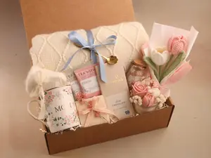 NEW Personalized Mother's Day Gift Box, Unique Mother's Day Gift, Luxury Gift Box for Mom, Mother's Day Care Package, Personalized Gift for Mom