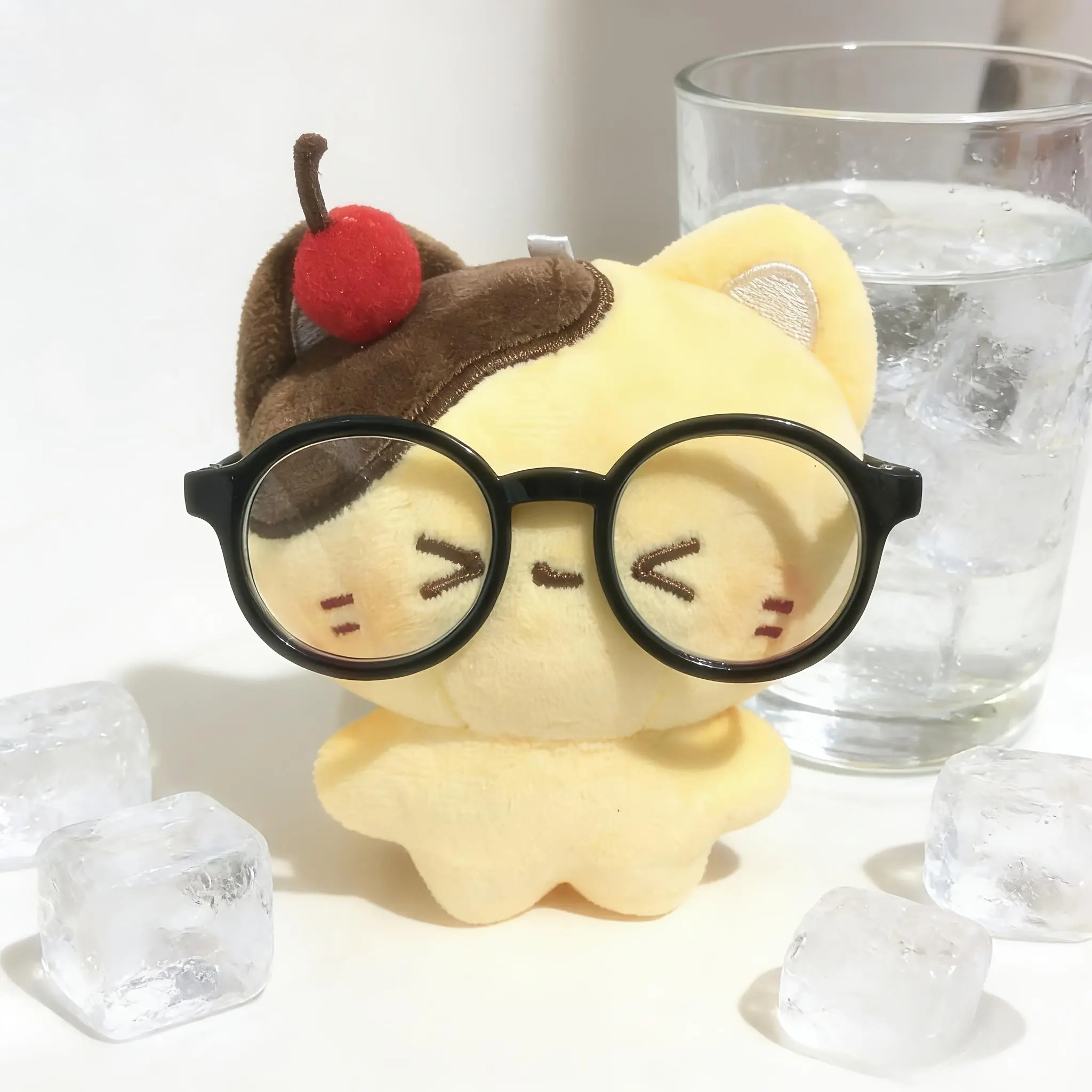 Cute Pudding Cat with Cherry Glasses Plush Toy, Stylish Doll Toy, Home Decorative Ornament, First Choice Gift for Boys and Girls, Great Decoration for Boys and Girls' Rooms