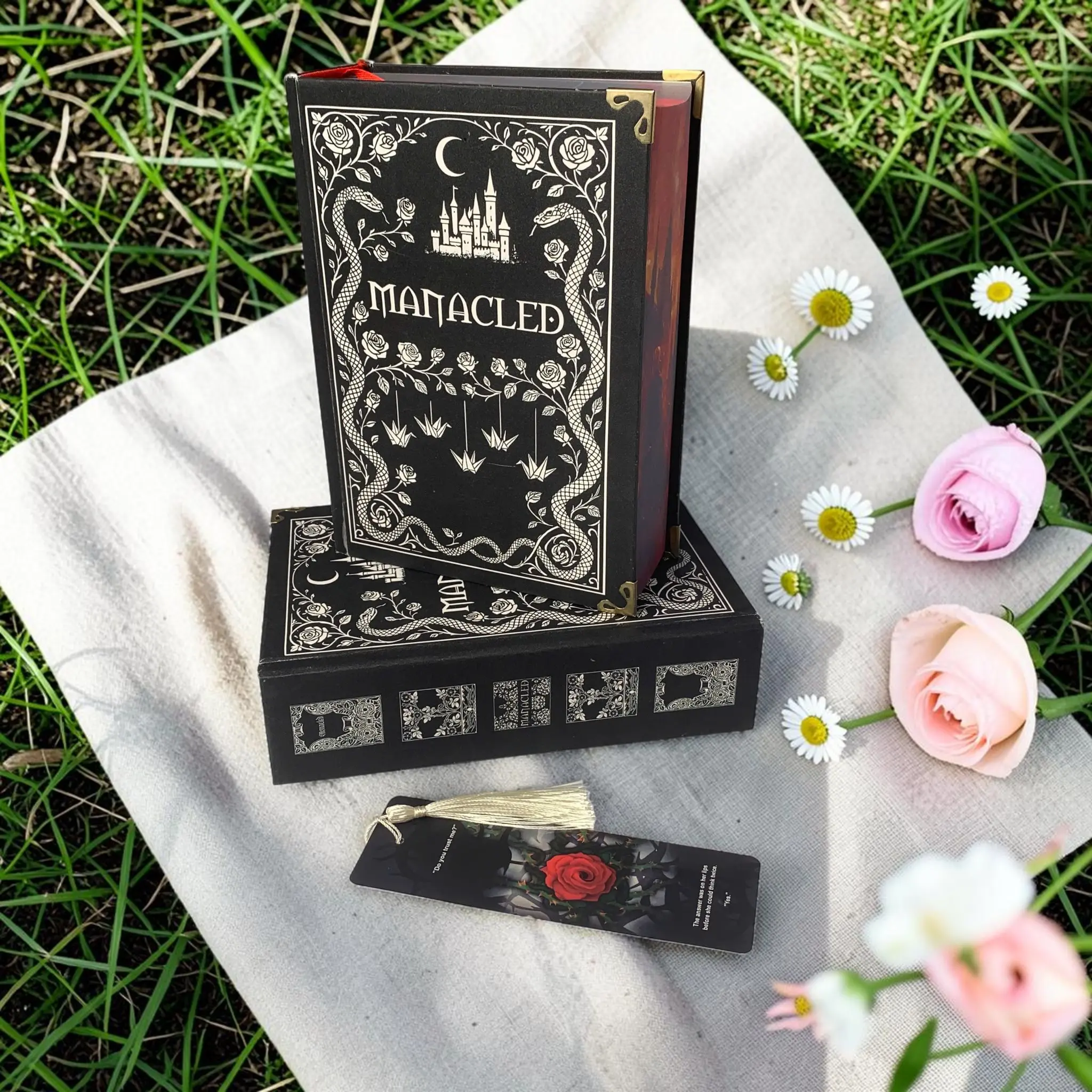 Manacled Collector’s Edition Hardcover, Dramione Dark Romance Fanfiction Novel, Gothic Black Cover, Enemies to Lovers Fantasy Book, Special Edition BookTok Gift, Free Bookmark