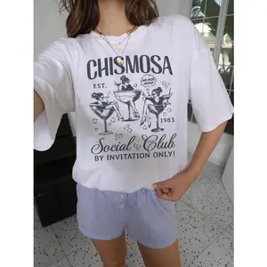 Chismosa Social Club Graphic Tee Women Funny Gossip Quote Cocktail Girls Print Oversized Crewneck Short Sleeve Casual Summer Streetwear Going Out Top