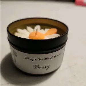 Daisy Candle