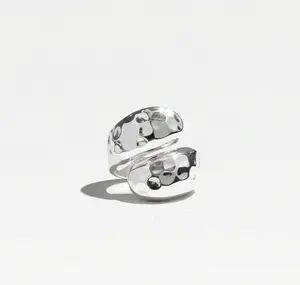 THE SILVER HAMMERED WRAP RING
