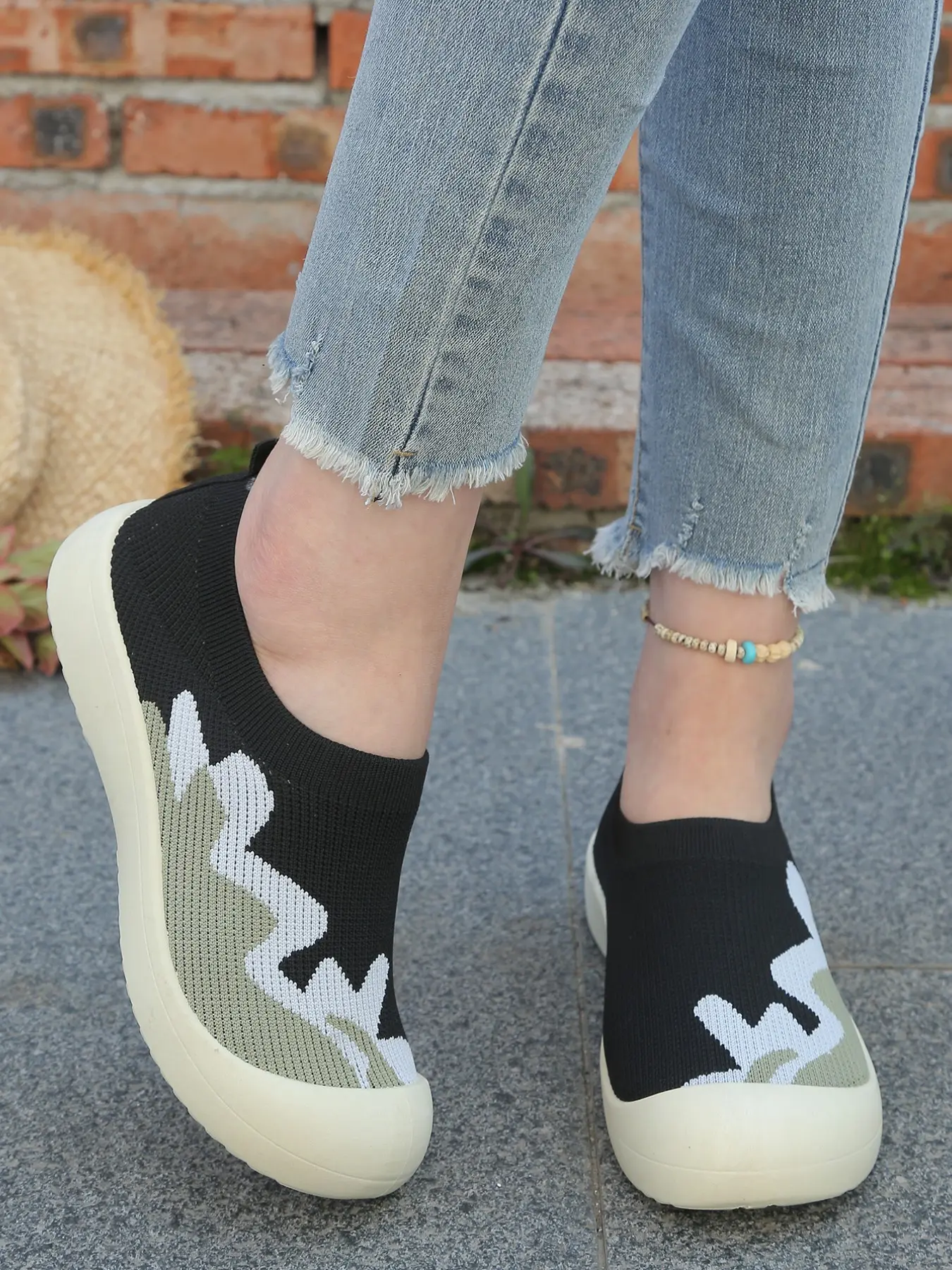 2026 New Breathable Camouflage Knit Shoes, Soft Sole Comfortable Commute Walking Women's Shoes, Slip-On Casual Daily Wear, Breathable Slip Ons, Breathable Summer Footwear, Leisure Shoes