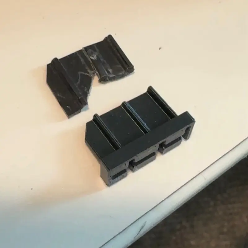 03-07 GMT800 Window Switch Side Repair Clip (Driver Side)