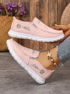 Women's Daisy Embroidered Canvas Slip-On Shoes - Fringe Trim Casual Loafers for Everyday & Summer Wear Footwear Bohemian Flat Shoes Beach Casual Shoes Walking Shoes