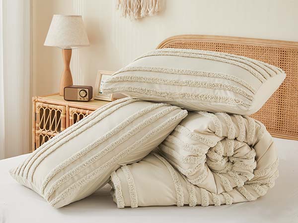 BEDELITE Boho Comforter Set, Tufted Striped Bed Set  Soft Vintage Farmhouse Comforter for All Seasons, Boho Home Decor Fluffy Jacquard Bedding Pillow Shams
