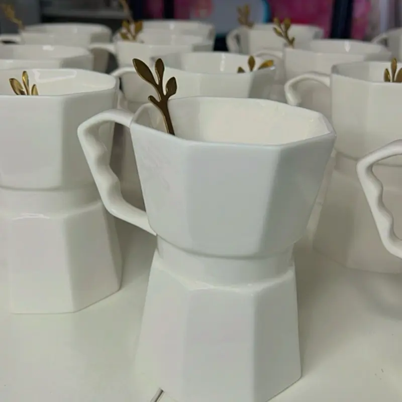 White Plaid Coffee-Pot Style Ceramic Mug