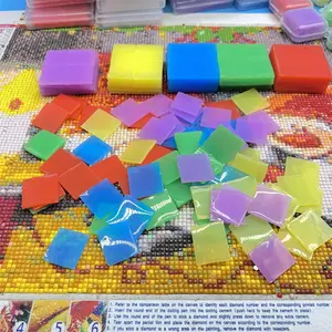 DIY Diamond Art Painting Glue Clay, 32pcs/set Highly Sticky Diamond Art Painting Clay Material with Storage Box, Diamond Art Painting Supplies