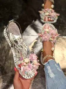 Floral Flower Rhinestone Flat Sandals for Women, Summer New Outdoor One-Strap Soft Rubber Sole, Fairy Style Cool Slippers, Versatile and Stylish
