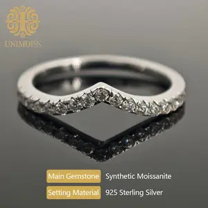 Unimoiss Multi-stone V-Shaped Synthetic Moissanite Ring, Sterling Silver Row Ring for Stacking, Unisex, Hypoallergenic, Tarnish-Resistant, Washable, Ideal for Daily Wear, Parties, Banquets, Birthdays, Anniversaries, and More – The Perfect Gift