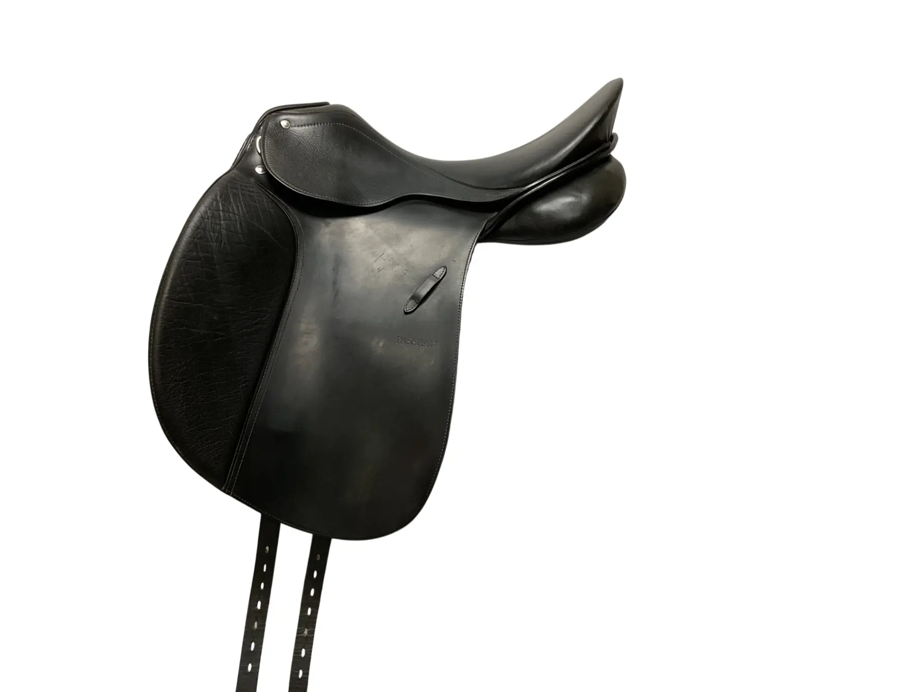 Passier Compact Dressage Saddle - 17.5 in, M Seat Width, Flocked Panels, Solid Leather, Tree Fit Marked, Adjustable Straps for Equestrian Sports & Outdoor Recreation, Brand: Passier