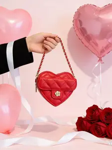 Fashion Mini Heart Camellia Quilted Crossbody Bag for Women, Adjustable Chain Shoulder Bag, Cute Metal Ball Design, Valentine's Day Essential