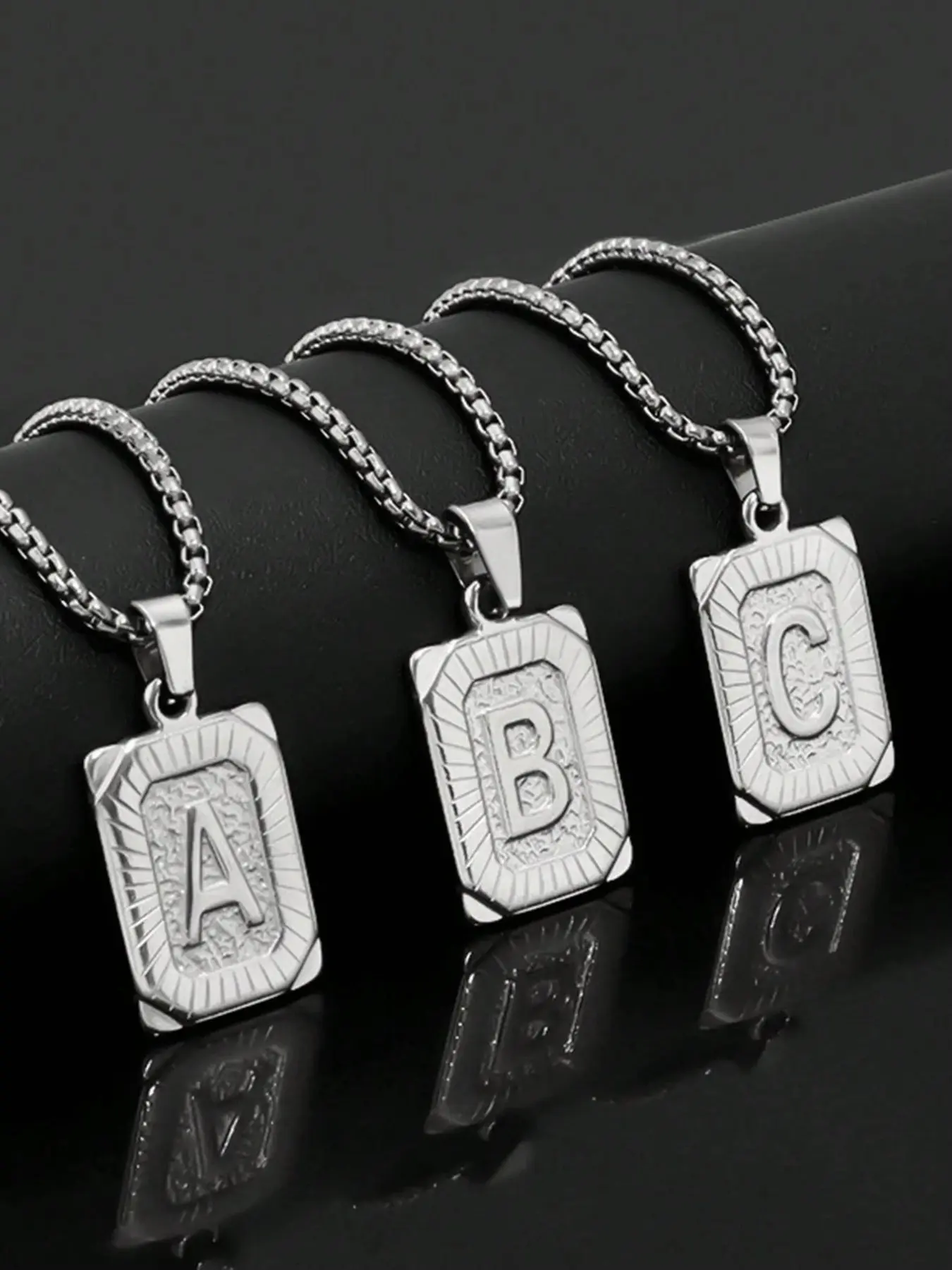 Trendy Titanium Steel Alphabet Pendant Necklace, Dainty Initial Necklaces, Initial Letter Jewelry, Casual All-Season Accessory, Fashionable Jewelry Accessories, Perfect for Gifts and Parties