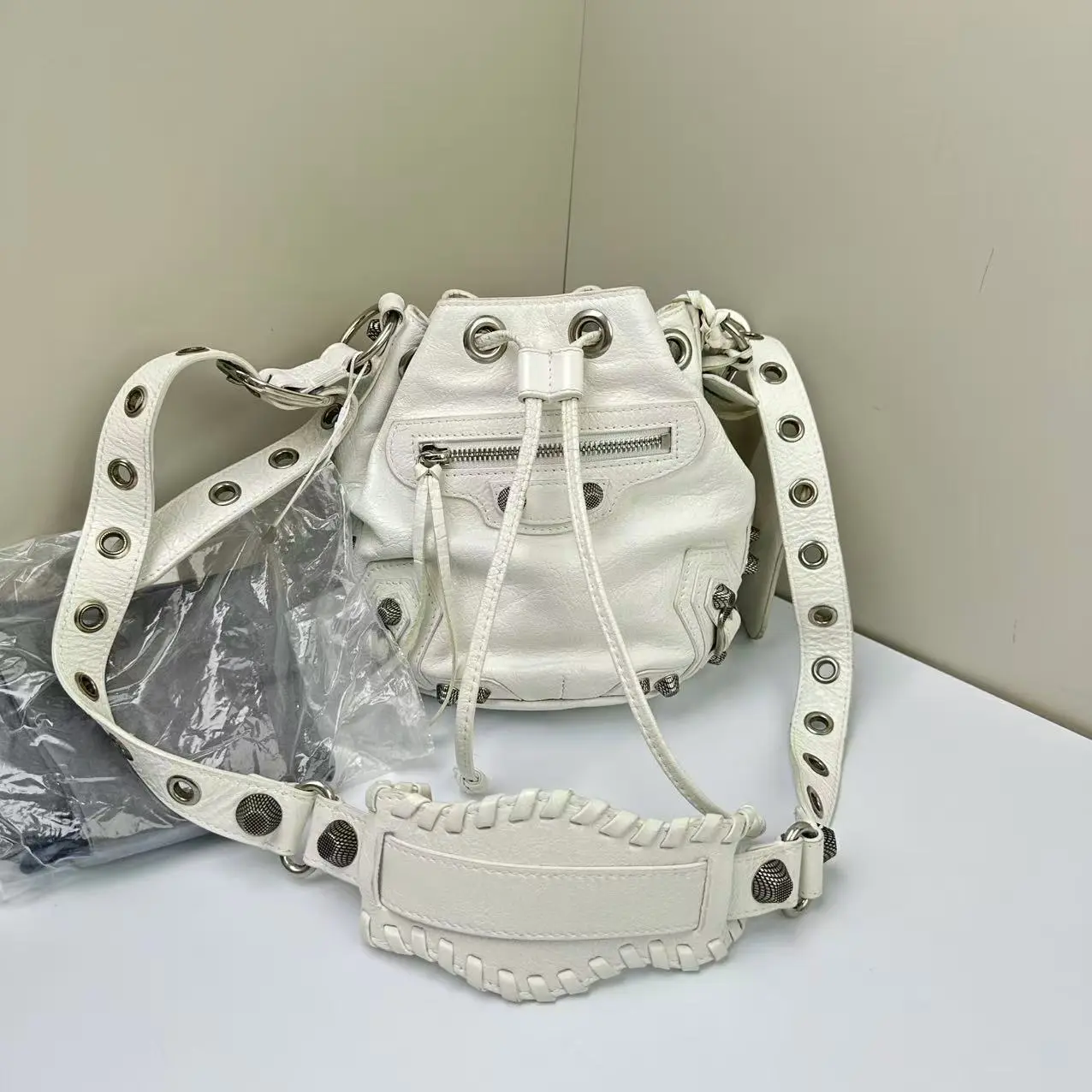 Pre-owned Balenciaga Arena Crossbody Bags Le Cagole XS Bucket White CPU0710