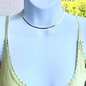 Gold herringbone necklace