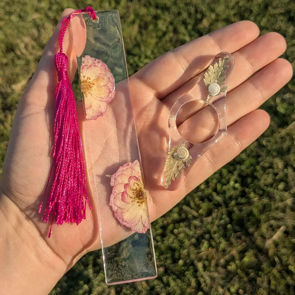 Bookmark and Book Holder Set - Pink Floral Design with Pink Tassel - Includes Decorative Accessory for Reading Enthusiasts