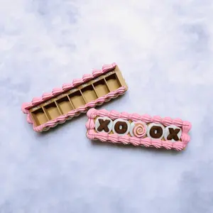 XOXO Cinnabun Cake Storage Container