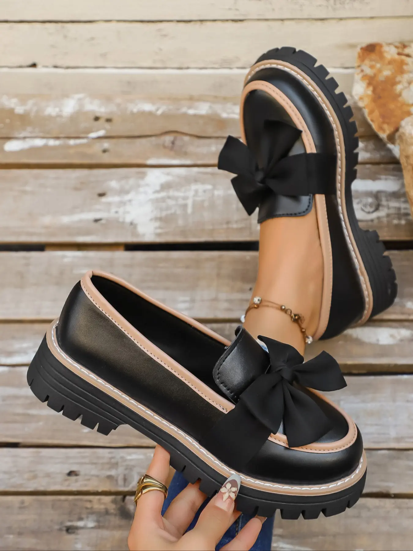 Women's Black Patent Leather Loafers, Pu Leather Loafers, with Khaki Trim and Black Bow Accents, Platform Sole Casual Footwear, Female British-Style Shoes for Daily, Leisure & Office Wear, Matching Outfits