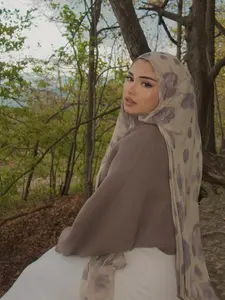 Women's 85*180cm light gray and purple polka dot printed chiffon scarf, light and breathable Muslim Hijab, versatile scarf for daily commuting