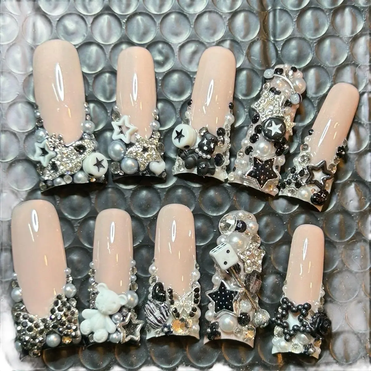 XL Black/White Junk Duck Press On Nails - Fashionable Fake Nails