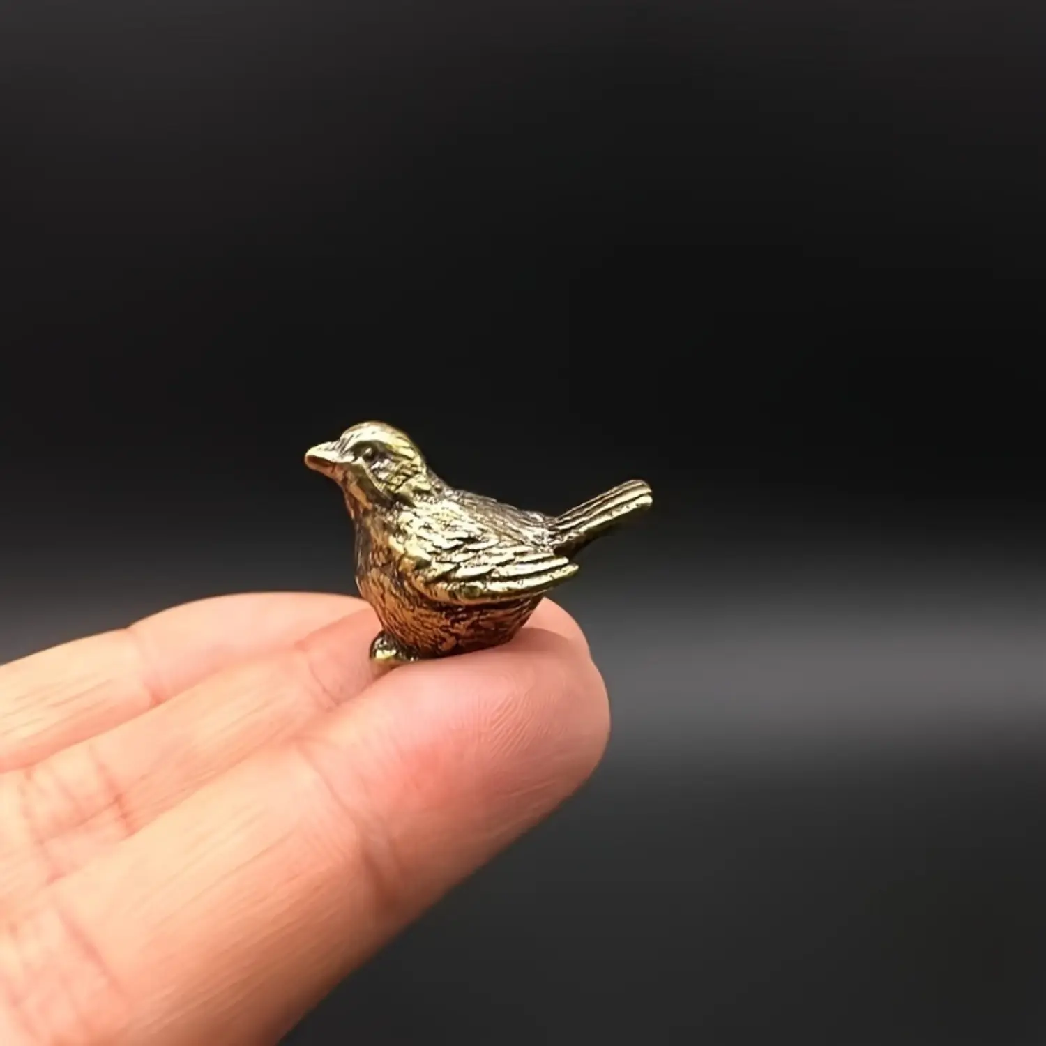 Collector-Grade Miniature Sparrow Statue Ornaments - Modern Desktop Accent Decor, Hammock Companion for Sports & Outdoor Camping & Hiking, Ideal Adult Home Keepsake Mini Gift