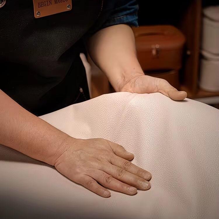 LED Makeup Bag with Built-In Lighted Mirror Travel Cosmetic Organizer Case 14.5cm x 15cm x 23cm