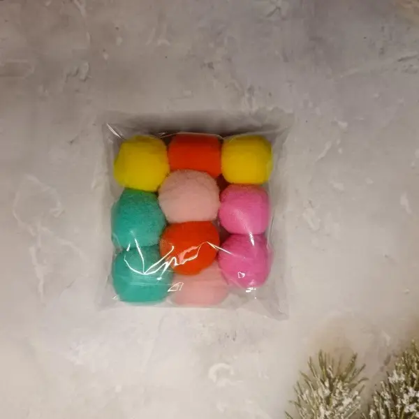 10 self-propelling balls, 3 cm each, individually packaged