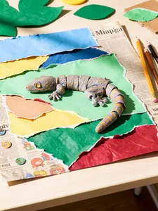 2-Pack Smooth Handmade Plastic Articulated Chameleon-Shaped Gecko Fidget Desk Buddies, Home Decor Statues, Educational School Figurines, Print-Accented Home Supplies