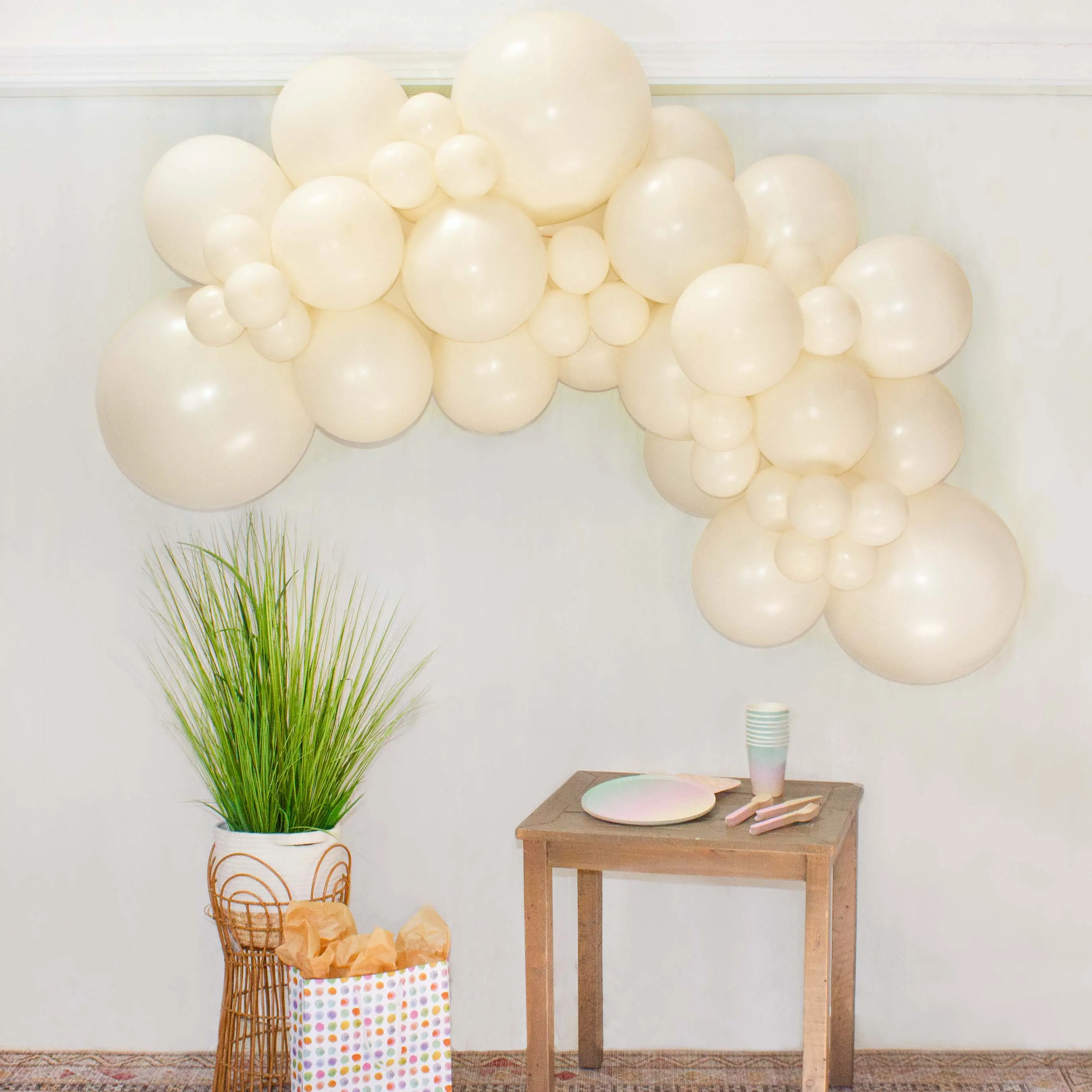 Ivory Balloon Garland - Simple Product Title Using Provided Information