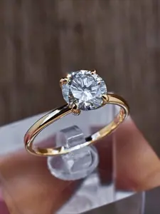 Simple, fashionable, elegant, versatile circular women's ring suitable for daily parties, banquets, dances, celebrations, holidays, engagements, ladies' high-end jewelry gifts