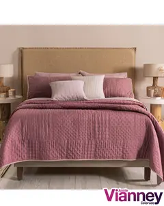 VIANNEY Reversible Quilt Novo Blush Lightweight Bedding
