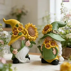 Cute Solar Garden Gnome Figurine, Resin Lawn Ornament with Solar Light, Funny Outdoor Yard Decor for Garden, Patio, Backyard & Cottagecore Aesthetic Home