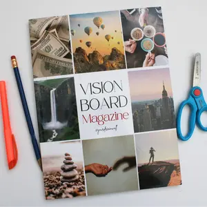 Vision Board Magazine - The New Era of Vision Boarding with Over 500 Positive Images to Inspire Your Board Regular Edition