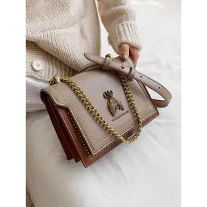 Women's Elegant Bee Patched Decor Chain Strap Crossbody Bag, Vintage Bee Decor Square Underarm Bag, Minimalist Temperament Quilted Design Shoulder Bag, Trendy Crossbody Bag for Daily Use, Fashionable Crossbody Bag