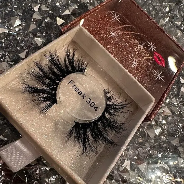 Vixxen's Freak 304 Eyelashes for Makeup Enthusiasts